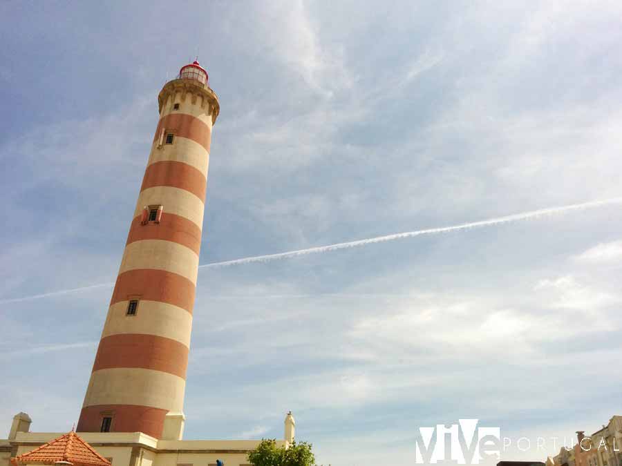 Faro de Barra guía de Aveiro