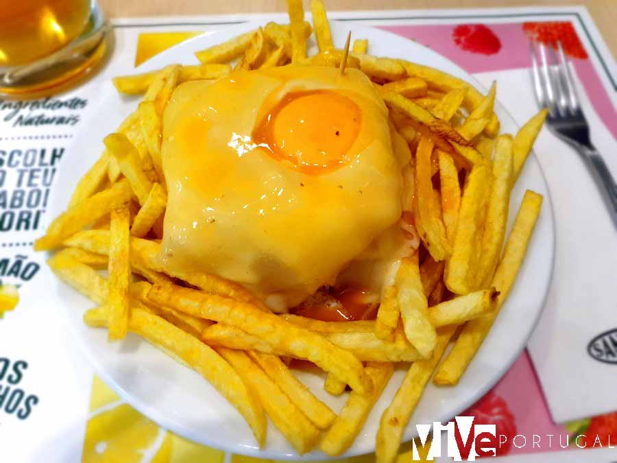 Francesinha en café Santiago