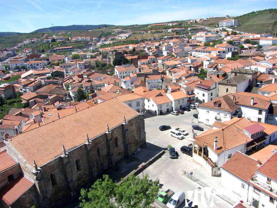 Vista de Freixo de Espada à Cinta desde la Torre do Galo