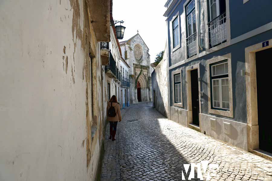 Calle de Santarém con la iglesia de Nuestra Señora de Graça al fondo