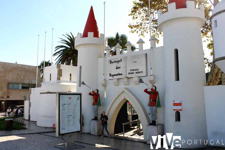 Entrada a Portugal dos Pequenitos