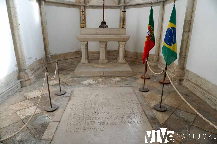 Tumba de Álvares Cabral en la iglesia de Nuestra Señora de Graça que ver en Santarém