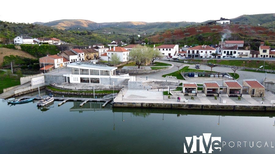 Muelle fluvial de Barca d'Alva