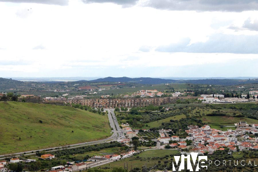 Elvas y el acueducto de Amoreira desde el Forte de Graça