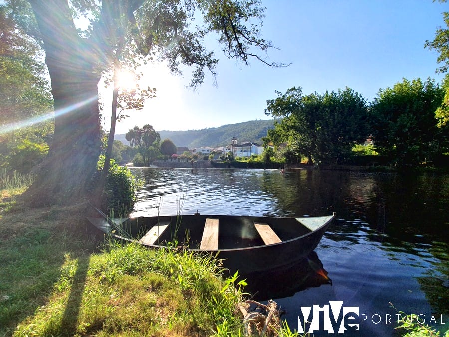 Río Alva a su paso por Sandomil