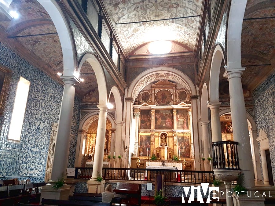 Interior de la igreja de Santa Maria