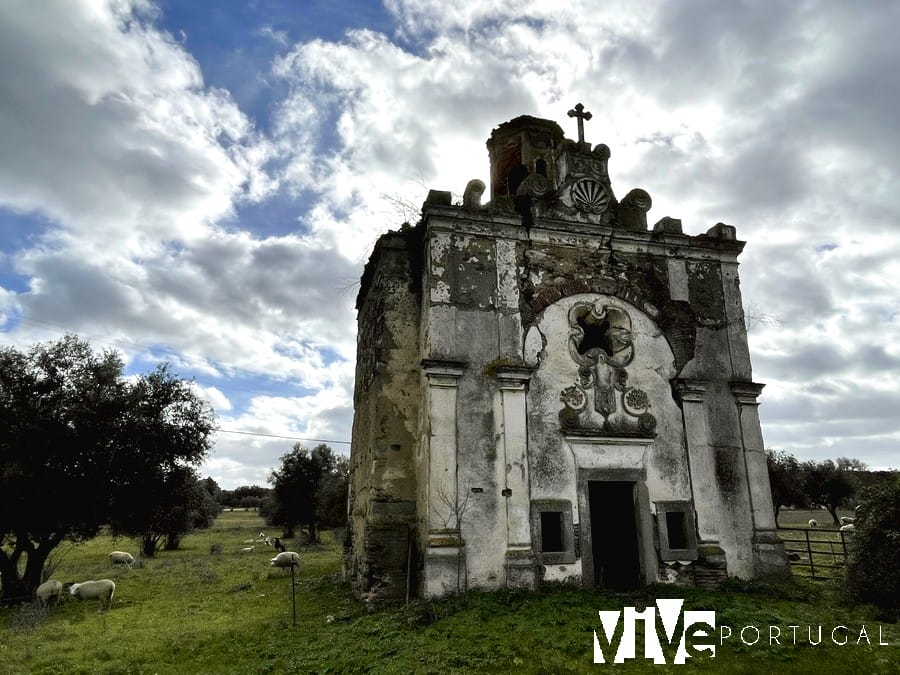 Restos de la capilla do Cruzeiro