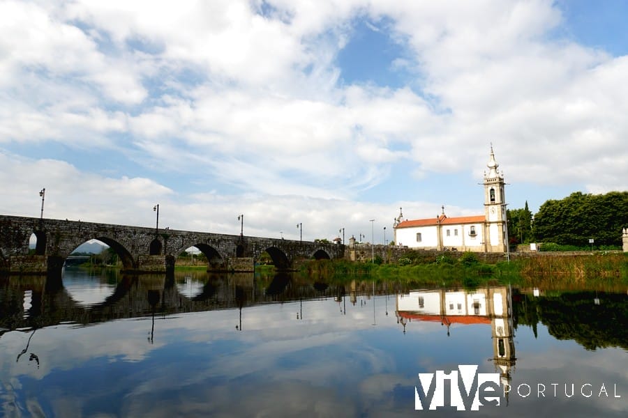 Puente romano y medieval e igreja de Santo António da Torre Velha