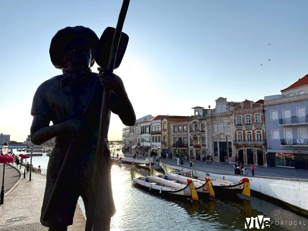 Escultura del 'marnoto'