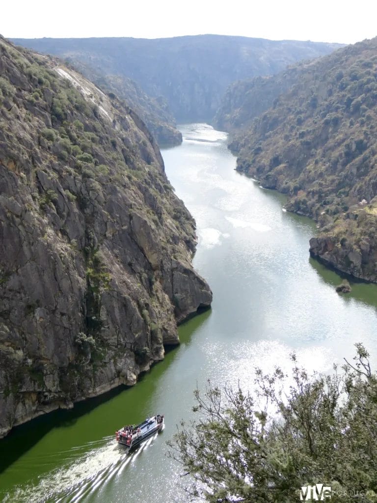 Barco que hace el recorrido por el Douro en Miranda do Douro