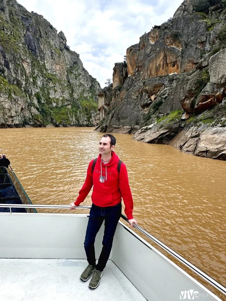 Un momento del paseo en barco en Miranda do Douro