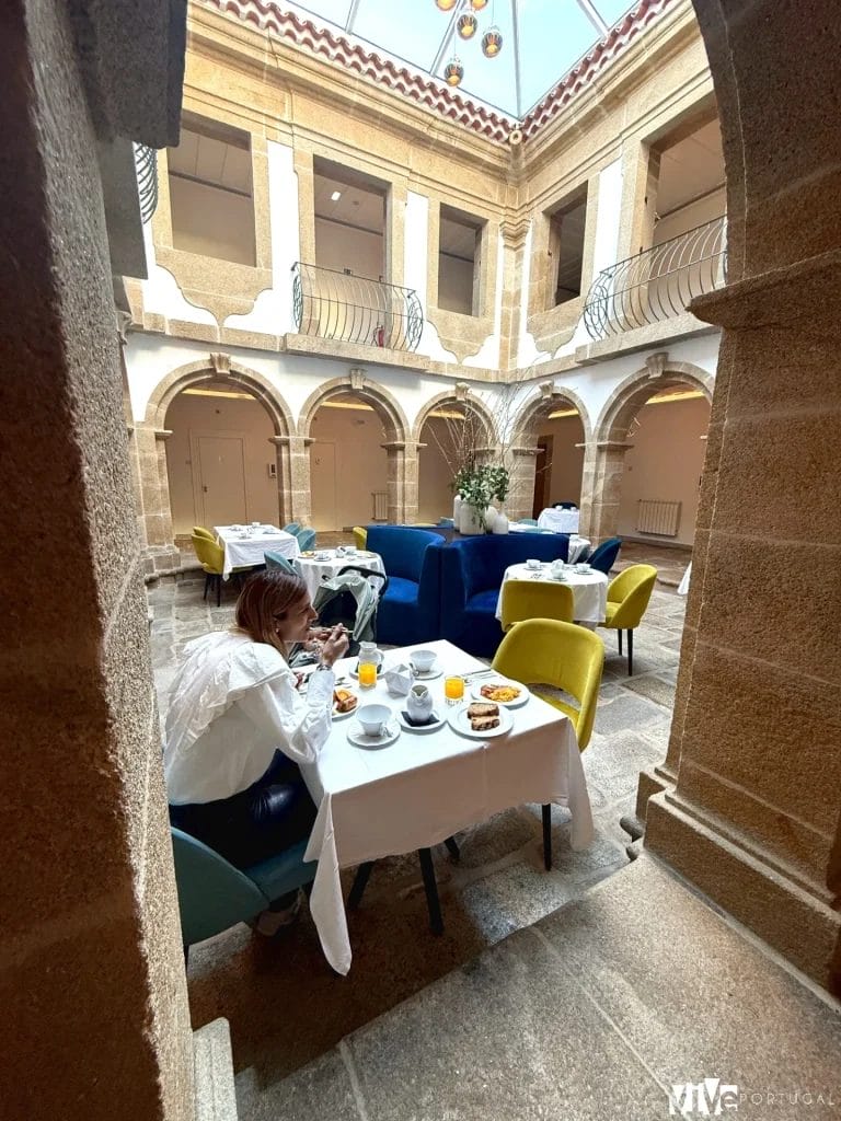 Claustro del Convento do Seixo, salón de desayunos 