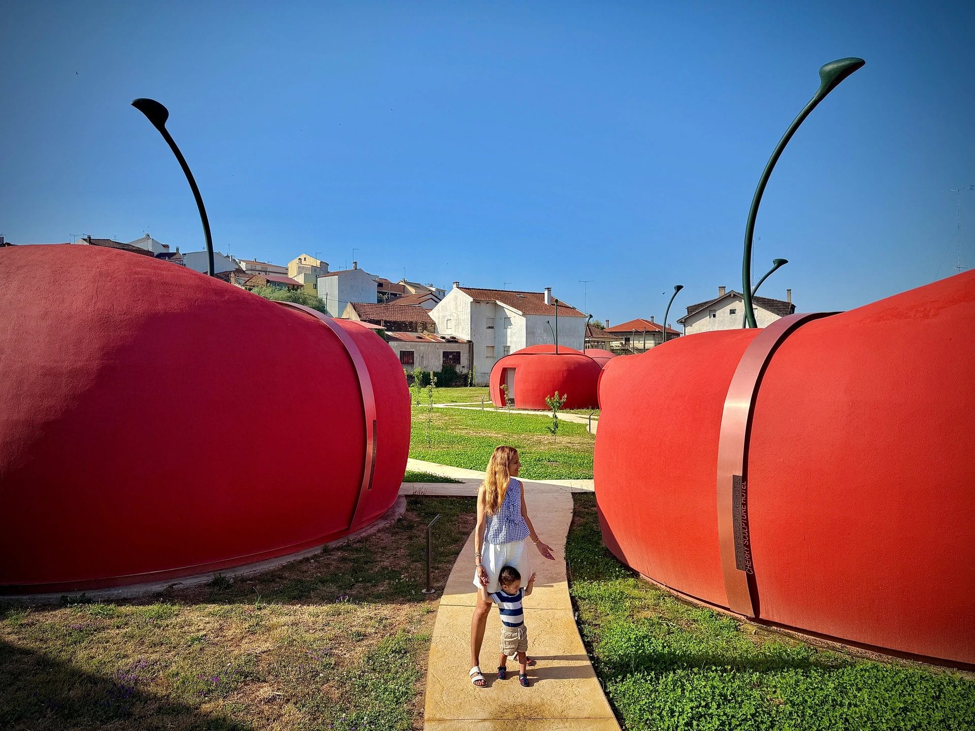 cherry sculpture hotel