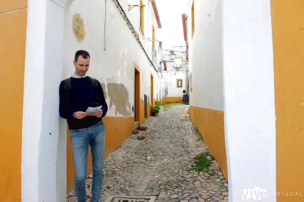 Una pintoresca calle de Évora