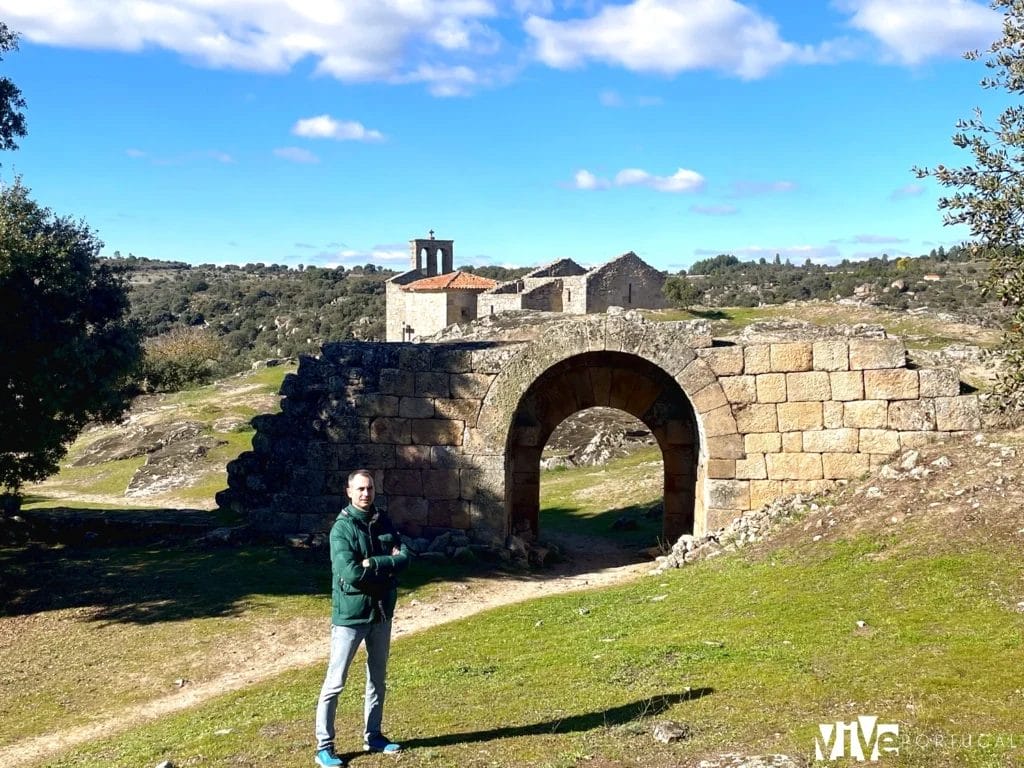 Restos del castillo de Castelo Mendo